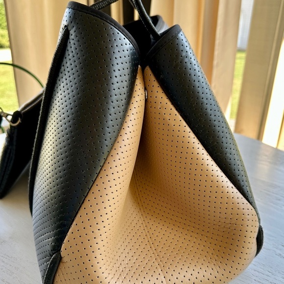 MARKED DOWN! HAUTE SHORE, LARGE NEOPRENE TOTE IN BLACK WITH GOLD STRIPE. - Picture 5 of 16